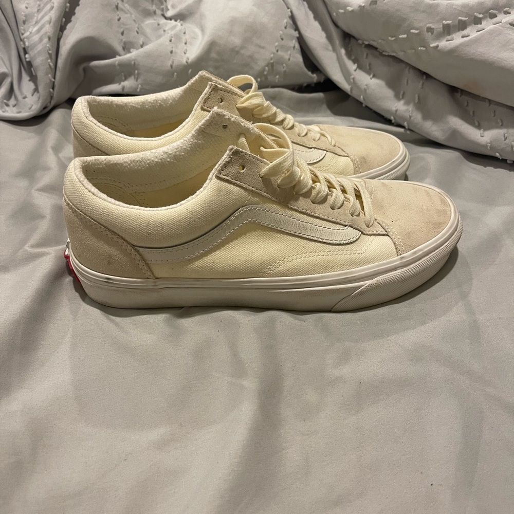 Off white vans. Add to bundle and save $$!!
